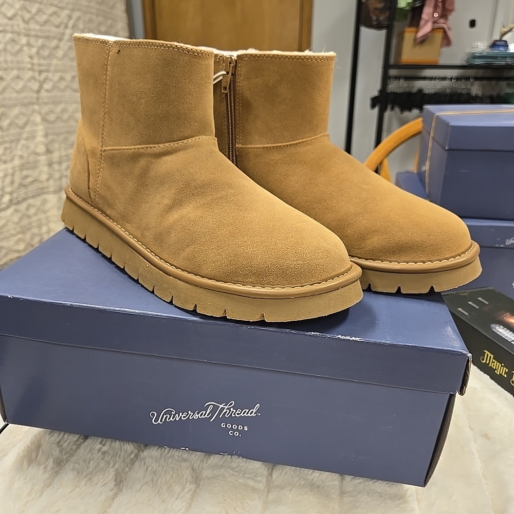 Universal Thread Tan Suede Boots